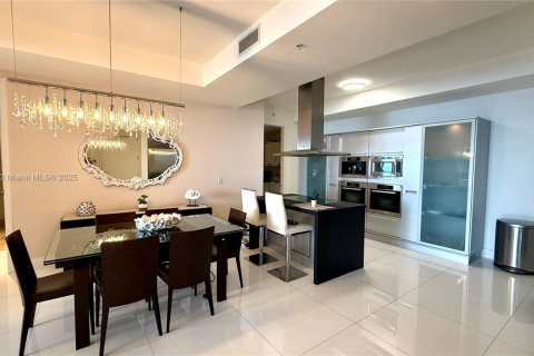 Condominio en alquiler en Sunny Isles Beach, Florida, 2 dormitorios, 149.94 m2 № 1969347 - foto 2