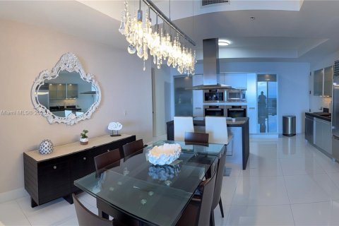 Condominio en alquiler en Sunny Isles Beach, Florida, 2 dormitorios, 149.94 m2 № 1969347 - foto 25