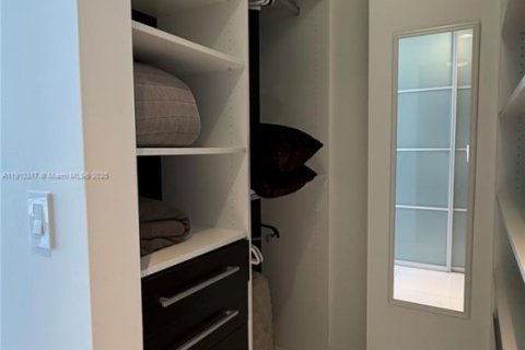 Condominio en alquiler en Sunny Isles Beach, Florida, 2 dormitorios, 149.94 m2 № 1969347 - foto 17