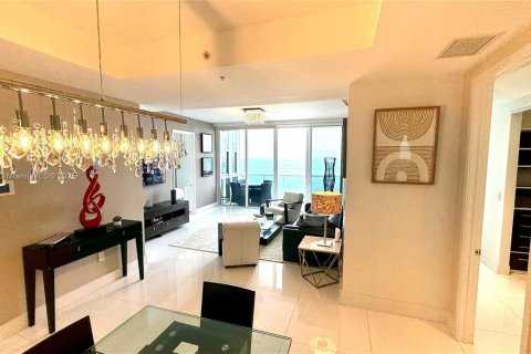 Condominio en alquiler en Sunny Isles Beach, Florida, 2 dormitorios, 149.94 m2 № 1969347 - foto 4