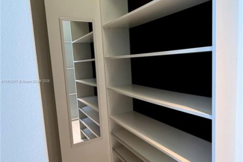 Condominio en alquiler en Sunny Isles Beach, Florida, 2 dormitorios, 149.94 m2 № 1969347 - foto 18