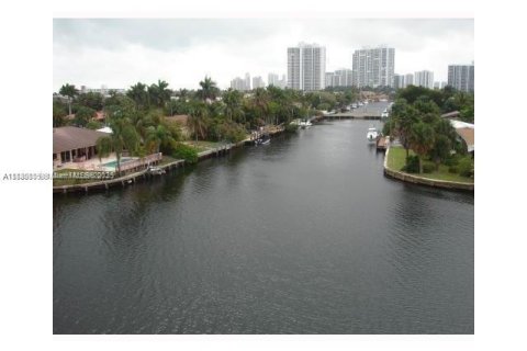 Copropriété à vendre à Hallandale Beach, Floride: 1 chambre, 87.05 m2 № 1977803 - photo 1