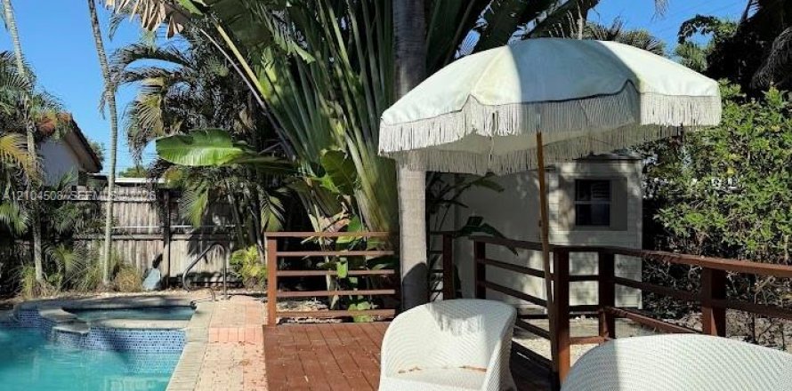 Villa ou maison à Hollywood, Floride 3 chambres, 110.18 m2 № 2412401
