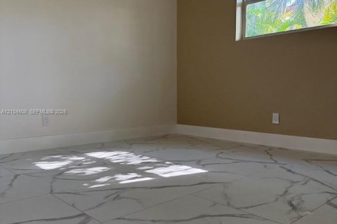 Villa ou maison à louer à Hollywood, Floride: 3 chambres, 110.18 m2 № 2412401 - photo 7