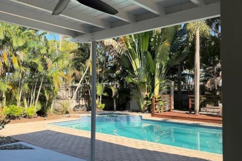 Villa ou maison à louer à Hollywood, Floride: 3 chambres, 110.18 m2 № 2412401 - photo 4