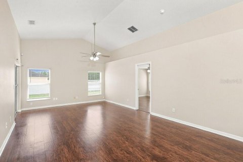 Villa ou maison à louer à Kissimmee, Floride: 3 chambres, 151.99 m2 № 2389294 - photo 4