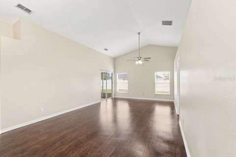 Villa ou maison à louer à Kissimmee, Floride: 3 chambres, 151.99 m2 № 2389294 - photo 6