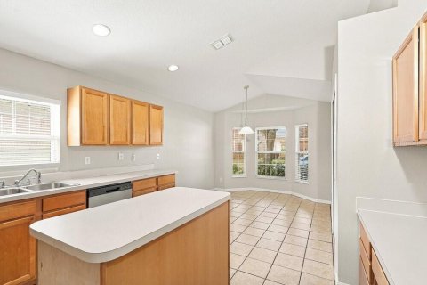 Villa ou maison à louer à Kissimmee, Floride: 3 chambres, 151.99 m2 № 2389294 - photo 9