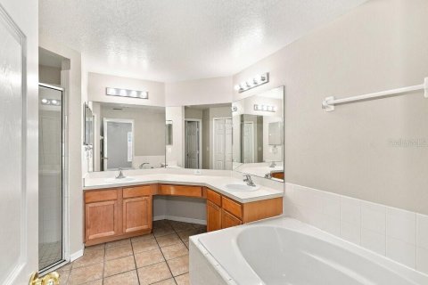 Villa ou maison à louer à Kissimmee, Floride: 3 chambres, 151.99 m2 № 2389294 - photo 11