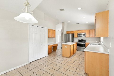 Villa ou maison à louer à Kissimmee, Floride: 3 chambres, 151.99 m2 № 2389294 - photo 7