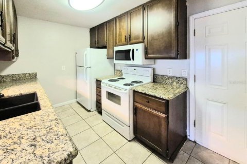 Apartamento en alquiler en Tampa, Florida, 2 dormitorios, 154.59 m2 № 2111906 - foto 8