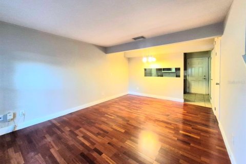Apartamento en alquiler en Tampa, Florida, 2 dormitorios, 154.59 m2 № 2111906 - foto 4