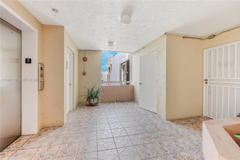 Condominio en venta en Miami Beach, Florida, 2 dormitorios, 104.42 m2 № 2189949 - foto 19