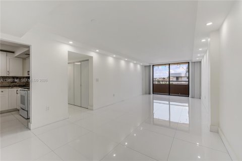 Condominio en venta en Miami Beach, Florida, 2 dormitorios, 104.42 m2 № 2189949 - foto 4