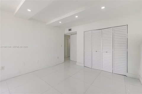 Condominio en venta en Miami Beach, Florida, 2 dormitorios, 104.42 m2 № 2189949 - foto 11