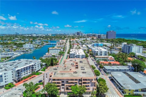 Condominio en venta en Miami Beach, Florida, 2 dormitorios, 104.42 m2 № 2189949 - foto 24