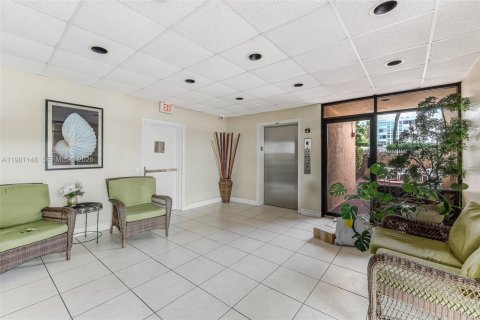 Condominio en venta en Miami Beach, Florida, 2 dormitorios, 104.42 m2 № 2189949 - foto 25
