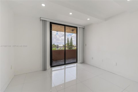 Condominio en venta en Miami Beach, Florida, 2 dormitorios, 104.42 m2 № 2189949 - foto 12