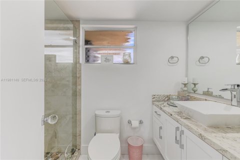 Condominio en venta en Miami Beach, Florida, 2 dormitorios, 104.42 m2 № 2189949 - foto 9