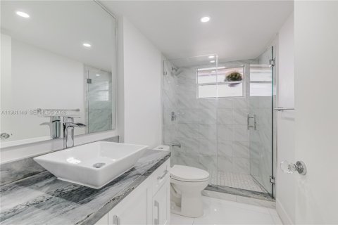 Condominio en venta en Miami Beach, Florida, 2 dormitorios, 104.42 m2 № 2189949 - foto 14