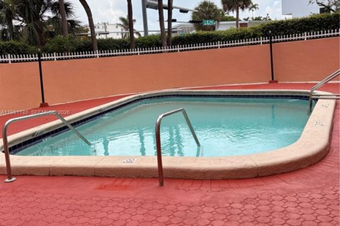 Condominio en venta en Miami Beach, Florida, 2 dormitorios, 104.42 m2 № 2189949 - foto 30