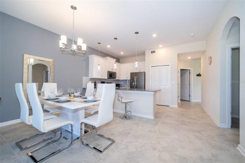 Condo in Davenport, Florida, 2 bedrooms  № 1574642 - photo 11