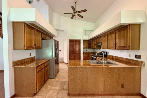 Villa ou maison à louer à Lake Mary, Floride: 4 chambres, 280.66 m2 № 2167776 - photo 9