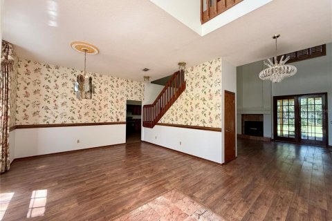Villa ou maison à louer à Lake Mary, Floride: 4 chambres, 280.66 m2 № 2167776 - photo 4