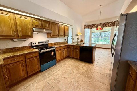 Villa ou maison à louer à Lake Mary, Floride: 4 chambres, 280.66 m2 № 2167776 - photo 3