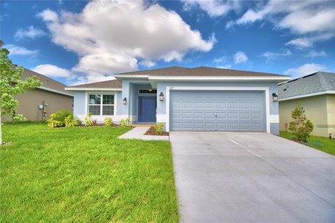 House in MAGNOLIA PARK in Haines City, Florida 4 bedrooms, 169.08 sq.m. № 1905723 - photo 1