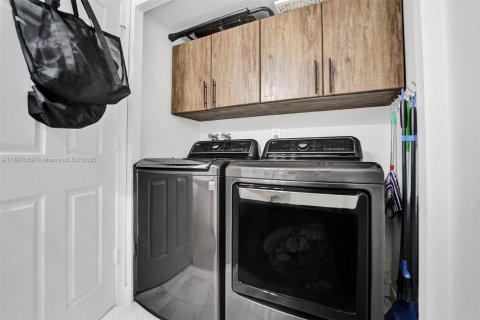 Купить кондоминиум в Авентура, Флорида 2 спальни, 126.81м2, № 1942606 - фото 27