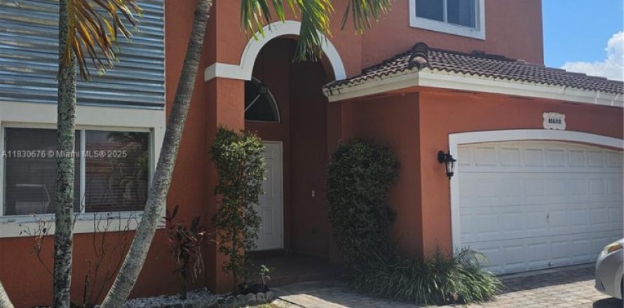 Immobilier commercial à Miami, Floride 1 chambre, 55.74 m2 № 1811829