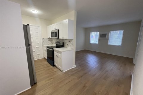 Appartement à louer à Coral Gables, Floride: 1 chambre, 65.03 m2 № 1752419 - photo 2