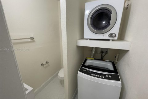 Appartement à louer à Coral Gables, Floride: 1 chambre, 65.03 m2 № 1752419 - photo 9