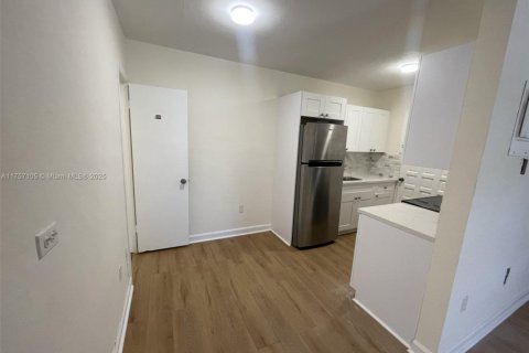 Appartement à louer à Coral Gables, Floride: 1 chambre, 65.03 m2 № 1752419 - photo 6