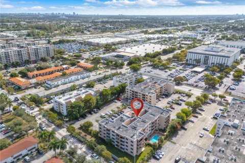 Condo in Miami, Florida, 1 bedroom  № 2000567 - photo 23