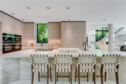 House in Miami, Florida 7 bedrooms № 1872623 - photo 18