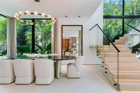 House in Miami, Florida 7 bedrooms № 1872623 - photo 12