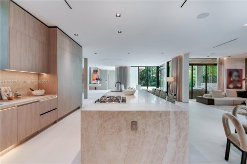 House in Miami, Florida 7 bedrooms № 1872623 - photo 19