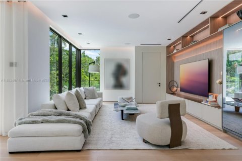 House in Miami, Florida 7 bedrooms № 1872623 - photo 28