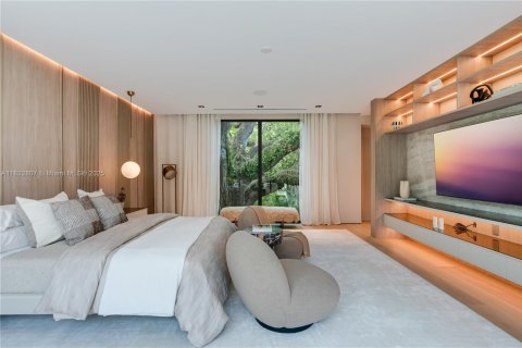 House in Miami, Florida 7 bedrooms № 1872623 - photo 30