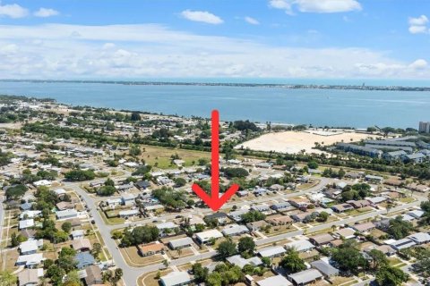 House in Palm Bay, Florida 3 bedrooms, 103.4 sq.m. № 1147073 - photo 1