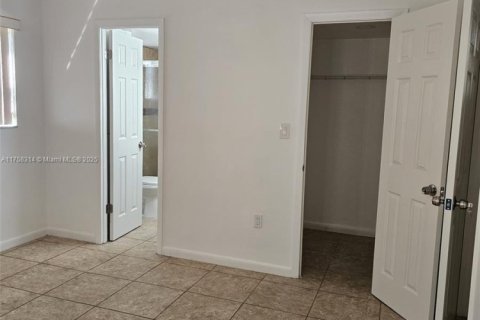 Condo in Sunrise, Florida, 2 bedrooms  № 1959838 - photo 12