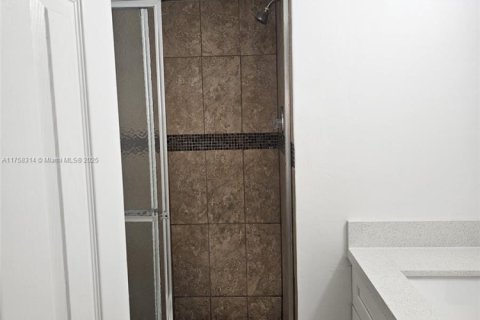 Condo in Sunrise, Florida, 2 bedrooms  № 1959838 - photo 5