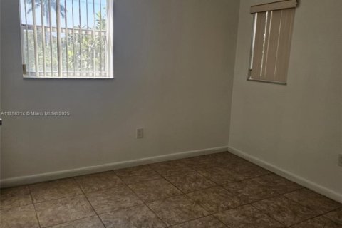 Condo in Sunrise, Florida, 2 bedrooms  № 1959838 - photo 2