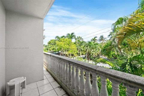 Touwnhouse à vendre à Pompano Beach, Floride: 4 chambres, 269.04 m2 № 2184810 - photo 13