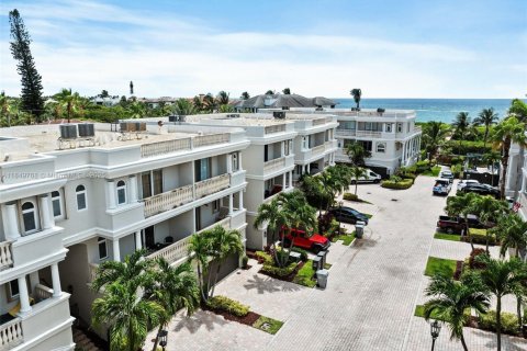 Touwnhouse à vendre à Pompano Beach, Floride: 4 chambres, 269.04 m2 № 2184810 - photo 3