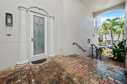 Touwnhouse à vendre à Pompano Beach, Floride: 4 chambres, 269.04 m2 № 2184810 - photo 5
