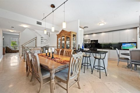 Touwnhouse à vendre à Pompano Beach, Floride: 4 chambres, 269.04 m2 № 2184810 - photo 7