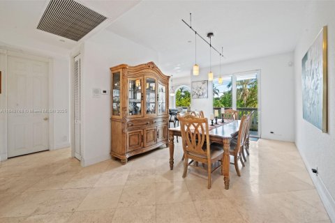 Touwnhouse à vendre à Pompano Beach, Floride: 4 chambres, 269.04 m2 № 2184810 - photo 6